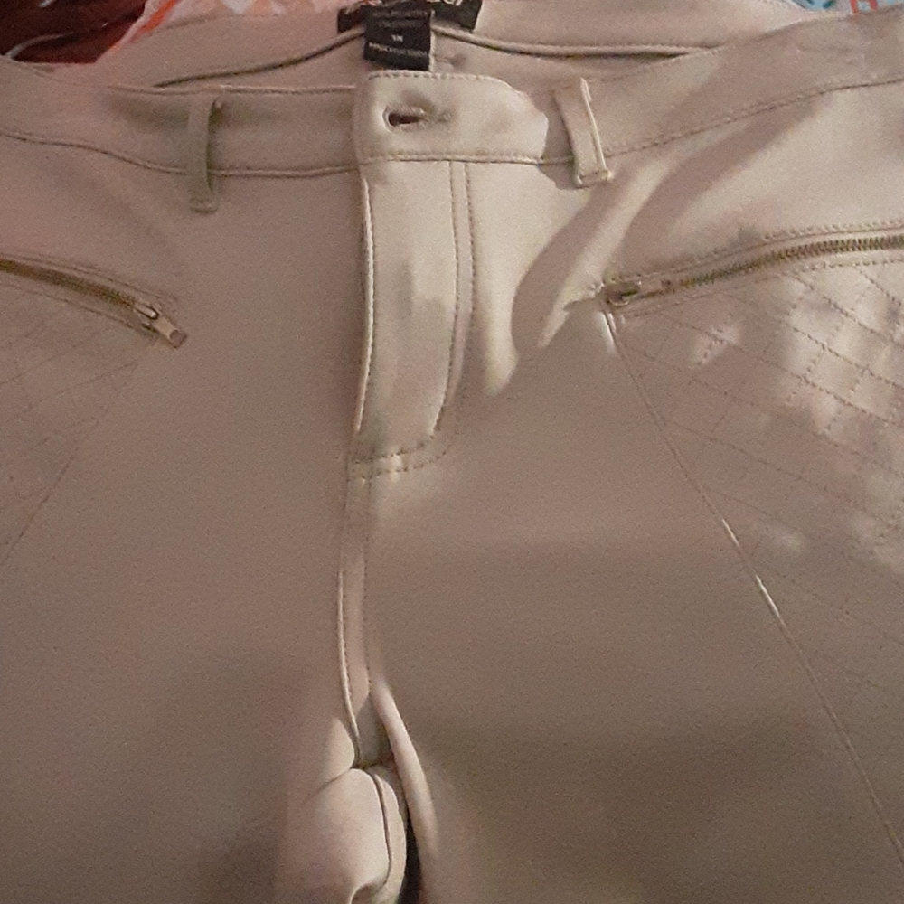 Pants - Picture 3 of 3